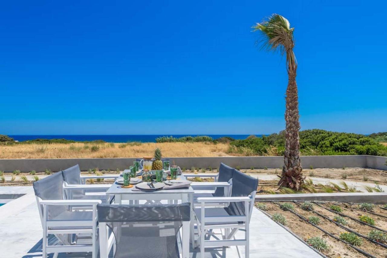 Seashore Beachfront Villa Лакханія Екстер'єр фото
